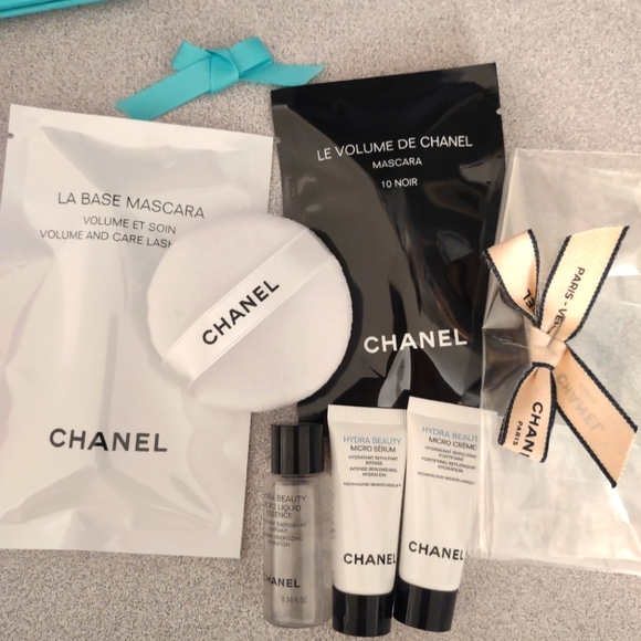 Chanel makeup and skincare sampler, brand new! - Picture 1 of 3